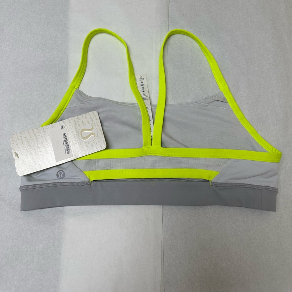 NWT: Lululemon rise and run sports bra🌼 - Picture 2 of 4